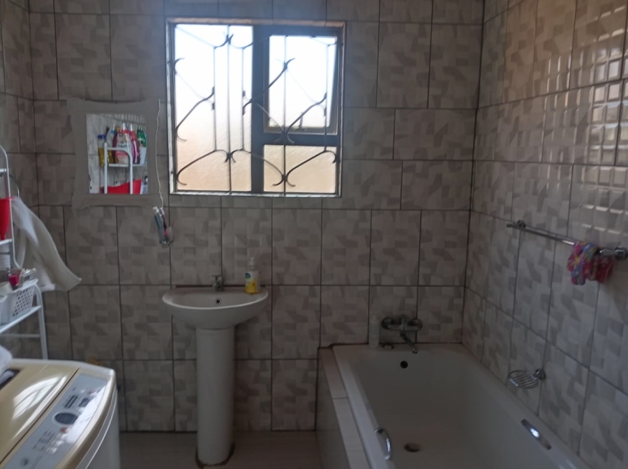 3 Bedroom Property for Sale in Kanana North West